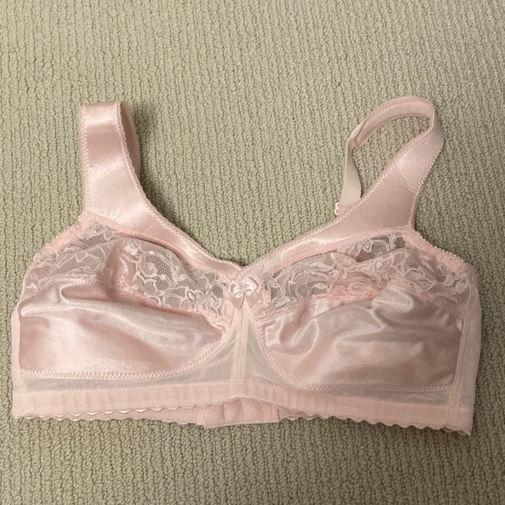 Glamorise Soft Pink Lace Bra